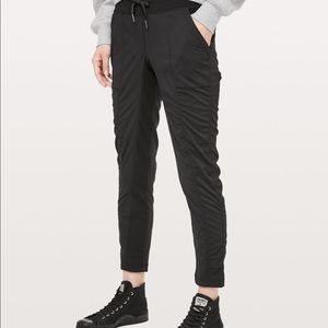 lululemon street to studio pant size 4